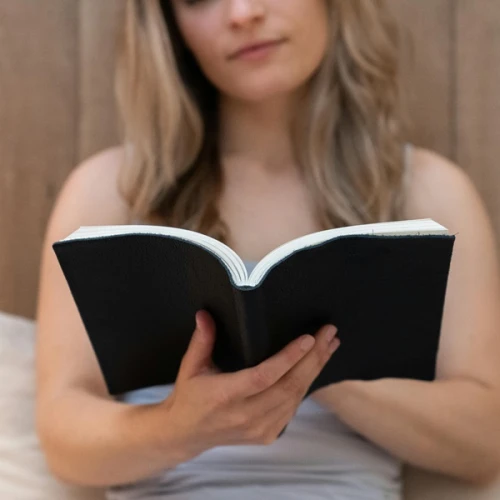 7 Alasan Mengapa Introvert Adalah Pribadi yang Menarik!