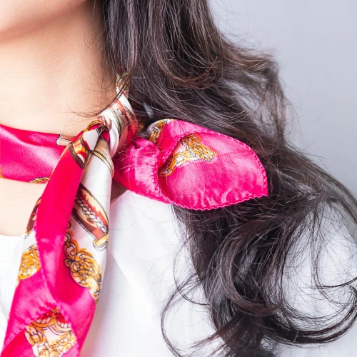 Cosmo Babes, Simak Cara Mencuci Scarf yang Tepat!