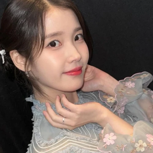 Fakta Comeback IU, Gandeng Cha Eun Woo Jadi Model MV