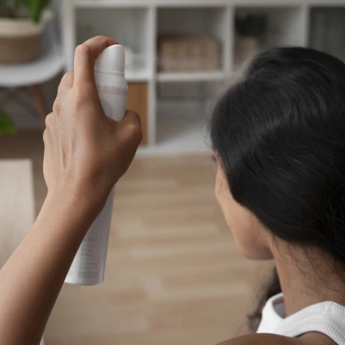 Cara Tepat Menggunakan Dry Shampoo