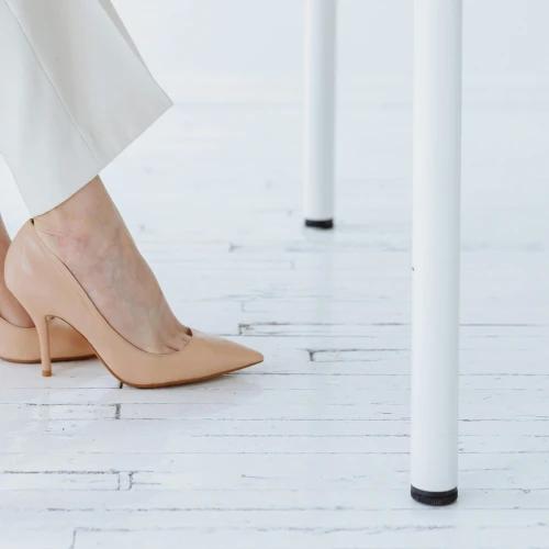 Model Sepatu yang Wajib Dimiliki oleh Perempuan Pekerja