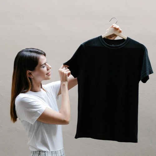 ⁠Cara DIY Upcycling Kaus Lama yang Tidak Terpakai