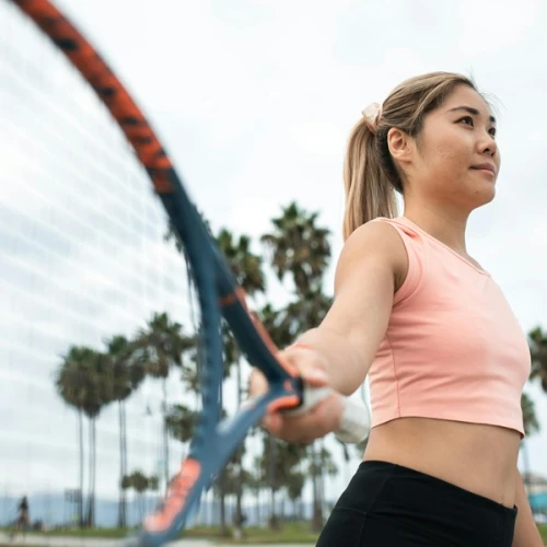 Keduanya Sedang Populer, Ini Perbedaan Utama Padel dan Tenis