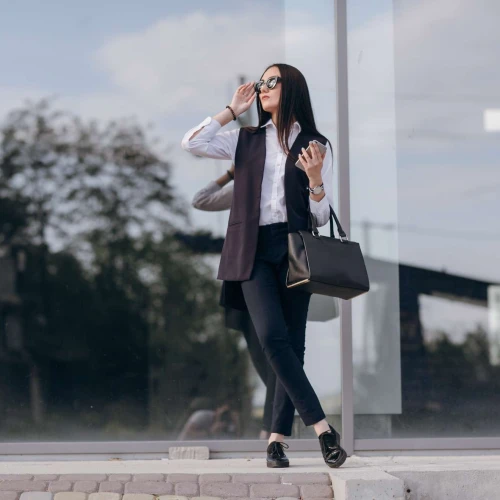 5 Tips Memilih Celana yang Cocok untuk Ngantor, Nyaman, Modis, dan Profesional