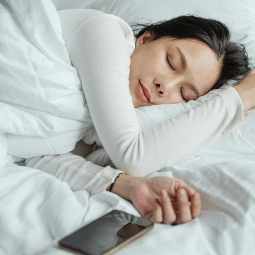 Cosmo Babes, Ini Jam Tidur Tepat yang Baik Untuk Kesehatanmu!