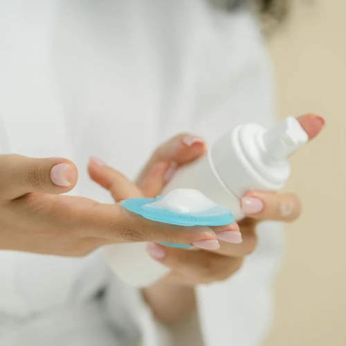 4 Tips Memilih Cleansing Foam untuk Kulit Kombinasi