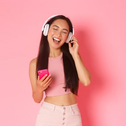 Rekomendasi Lagu Bahasa Inggris Romantis Saat Rindu Pacar