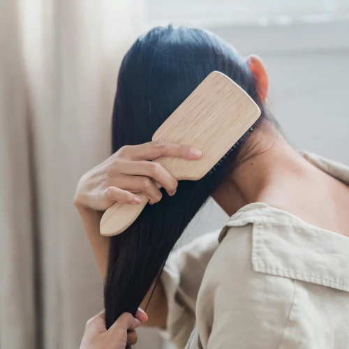 Ketahui Penyebab Rambut Bau Apek dan Cara Mengatasinya