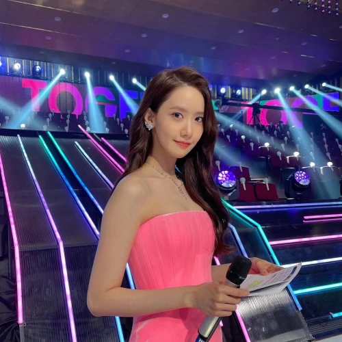 6 Gaya Makeup Cantik & Ikonik Ala Yoona