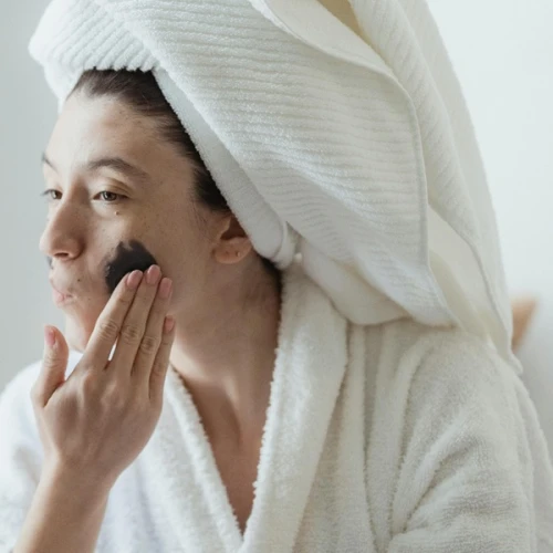 Netralkan Wajah Sebelum Ganti Skincare, Berikut Caranya!