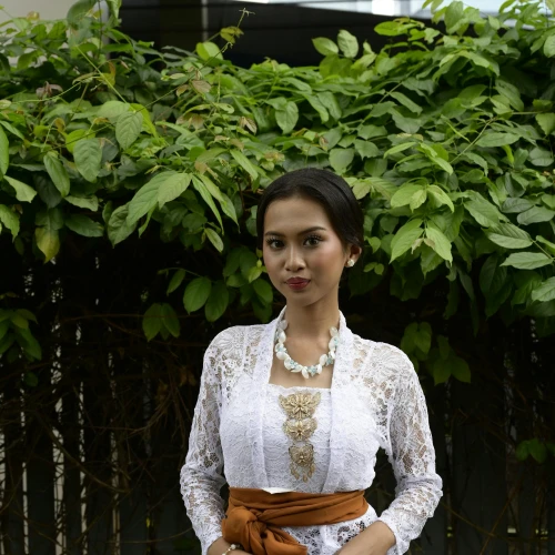 Cara Merawat Baju Berbahan Brokat