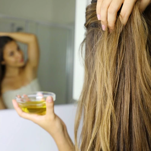 Cara Memakai Minyak Zaitun untuk Perawatan Rambut yang Sehat dan Glowing