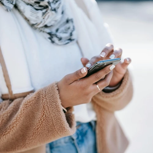 Mudah, Ikuti Cara Ini Untuk Merayu Pacar yang Marah Melalui Chat!