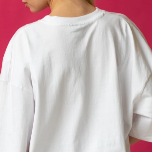 Fungsi Potongan Lengan ‘Drop Shoulder’ untuk Penampilan Kamu