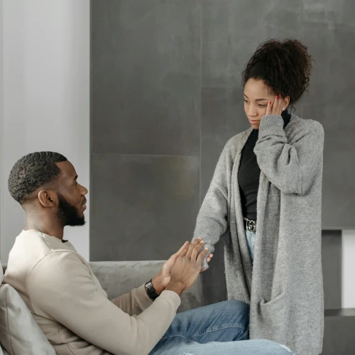 Deretan Kata Perhatian Saat Pacar Sakit