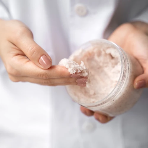 Ketahui Perbedaan Scrub dan Lulur