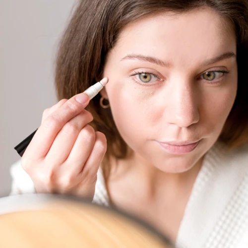 5 Rekomendasi Concealer untuk Pemilik Kulit Kering