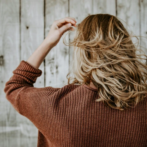 Cara Mengurangi Frizzy Hair