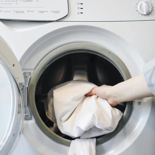 6 Cara Mencuci Baju yang Benar