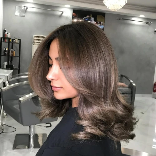 Cara Memilih Warna Rambut Ash Brown untuk Kulit Sawo Matang