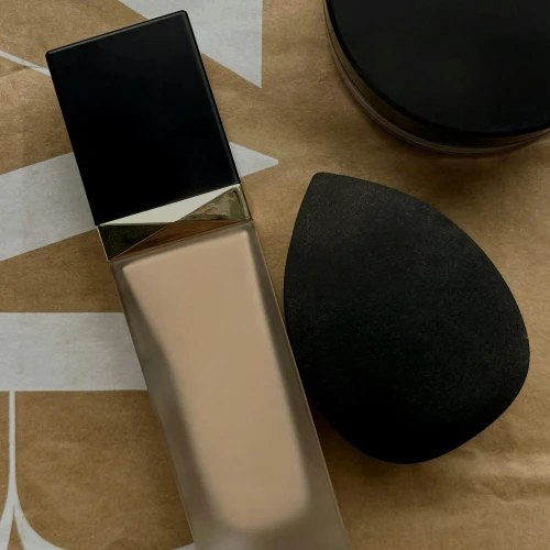 Cara Mengatasi Foundation yang Terlalu Terang