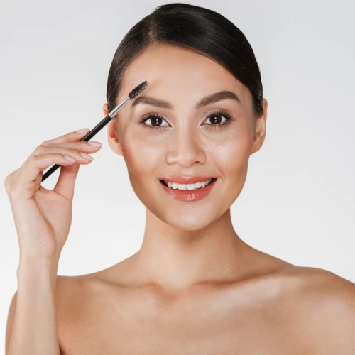 Deretan Cara Merapikan Alis Tanpa Dicukur