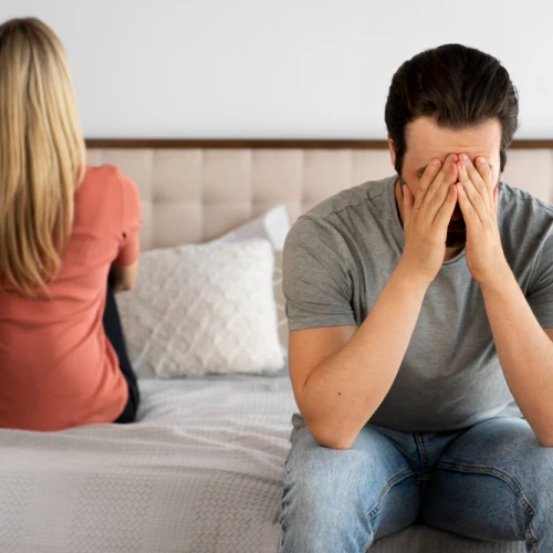 Alasan Pria Diam Seribu Bahasa