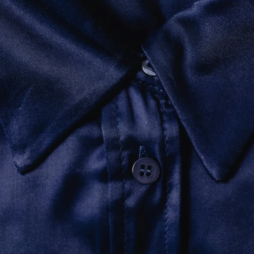 Cari Tahu Filosofi Warna Biru Dongker