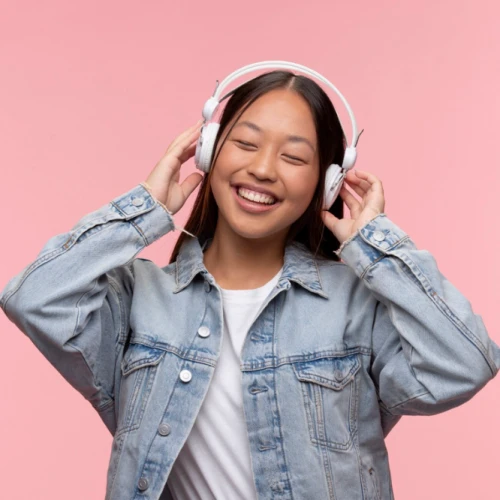 6 Lagu Pop 2000an yang Berisi Ekspresi Diri