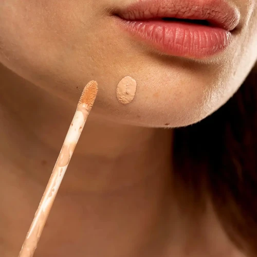 Tips Memilih Concealer untuk Bekas Jerawat