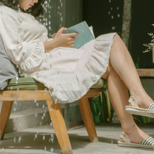 7 Rekomendasi Buku yang Cocok Dibaca di Musim Hujan