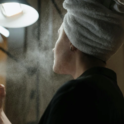 Apa Beda Setting Spray dan Facial Mist?