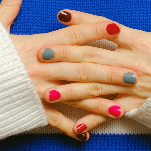 Fakta tentang Peel-Off Nail Polish yang Harus Kamu ketahui!