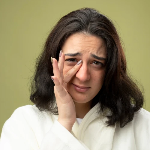 Tips Menyamarkan Kantung Mata