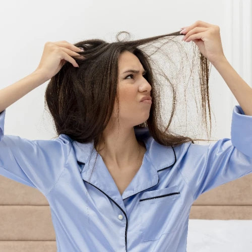 Bahaya Tidur Saat Rambut Masih Basah