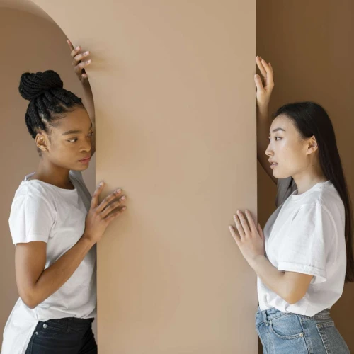 Alasan Kenapa Kita Mudah Membandingkan Hidup Sendiri dengan Orang Lain