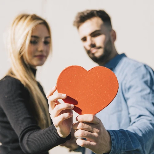 7 Tanda Dia Takut Komitmen dan Cara Menghadapinya