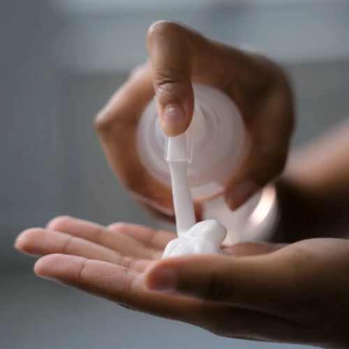 Cosmo Babes, Ketahui Perbedaan Body Serum dan Body Lotion!