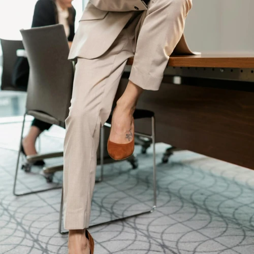 Rekomendasi Celana yang Cocok untuk ke Kantor