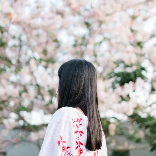 5 Cara Alami Menebalkan Rambut