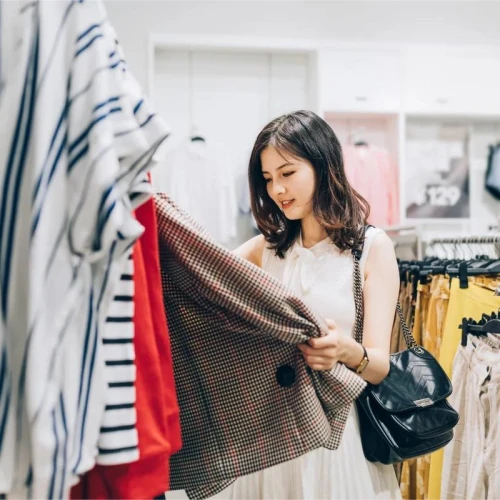 Warna yang Harus Dihindari Kulit Kuning Langsat