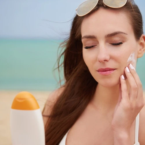 Tips Reapply Sunscreen agar Perlindungan Kulit Tetap Optimal