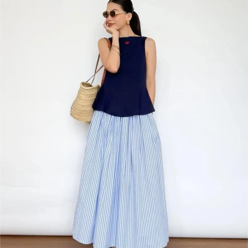 Warna Outfit yang Cocok Dipadankan dengan Biru