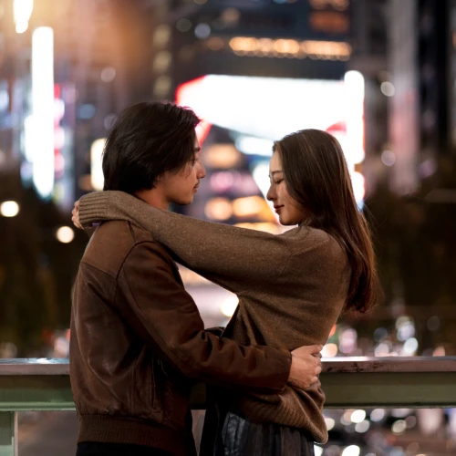 5 Cara Memikat Hati Pria yang Lebih Muda