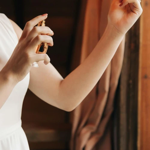 Deretan Notes Parfum yang Cocok untuk Cuaca Panas