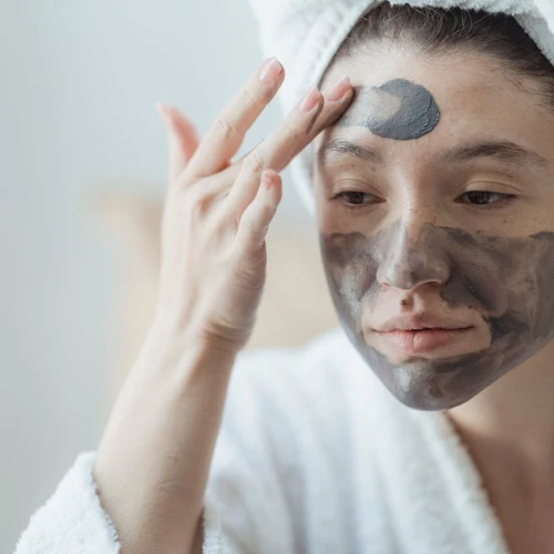 5 Manfaat Menggunakan Masker Charcoal