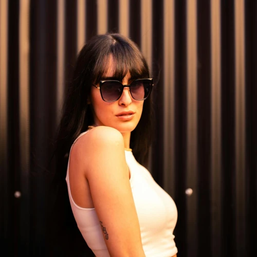 Tips Memilih Sunglasses Sesuai Bentuk Wajah