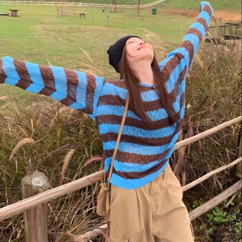 Vertical vs Horizontal Stripes: Mana yang Cocok untuk Bentuk Tubuhmu?