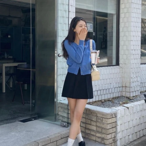 Rekomendasi Rok yang Cocok untuk Tubuh Petite