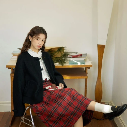 Tips Styling Plaid Skirt